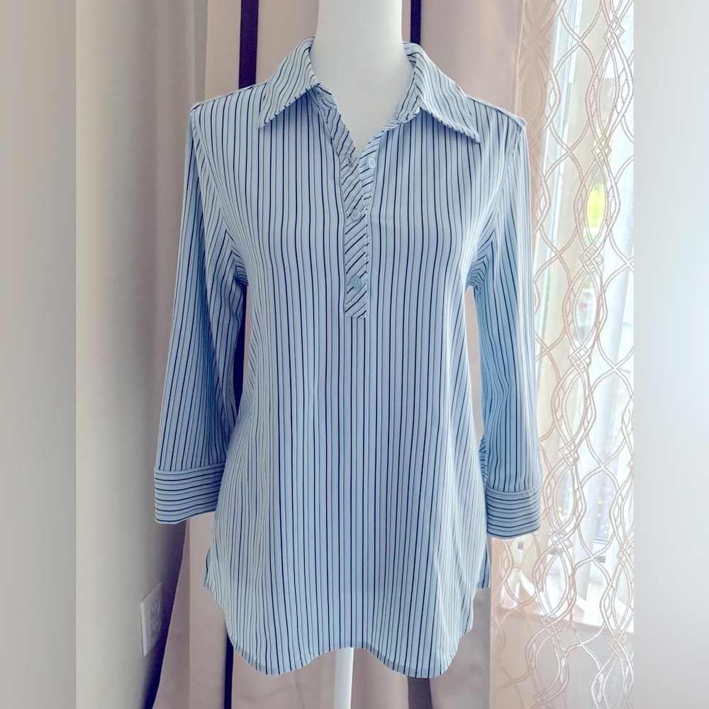 Liz Lange Light Blue Striped Henley Style Shirt size S